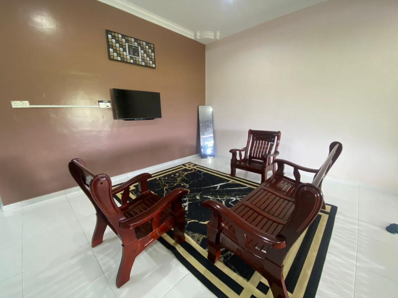 Alfaatih Guest House كُوالا تيرينغانو المظهر الخارجي الصورة